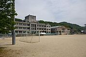 【小学校】荘野小学校まで550ｍ