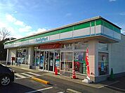 【コンビニエンスストア】ファミリーマート笠岡里庄店まで555ｍ