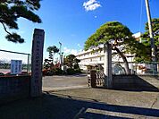 【小学校】桐生市立新里中央小学校まで550ｍ