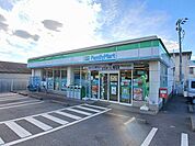 【コンビニエンスストア】ファミリーマート　三川店まで600ｍ