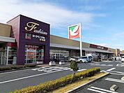 【スーパー】ヨークベニマル天童老野森店まで400ｍ