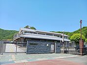 【小学校】東近江市立箕作小学校まで900ｍ