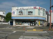 【コンビニエンスストア】ローソン鹿児島鴨池1丁目店まで500ｍ