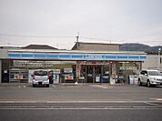 【コンビニエンスストア】ローソン 香芝上中店まで550ｍ