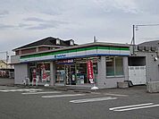 【コンビニエンスストア】ファミリーマート桑名芳ケ崎店まで750ｍ