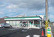 【コンビニエンスストア】ファミリーマート下堀店まで200ｍ