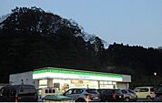 【コンビニエンスストア】ファミリーマート 松江乃白店まで900ｍ
