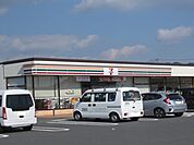 【コンビニエンスストア】セブン-イレブン倉敷玉島八島店まで120ｍ