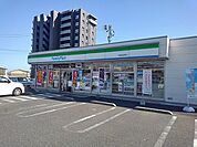 【コンビニエンスストア】ファミリーマート宇佐四日市店まで400ｍ