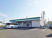 【コンビニエンスストア】ファミリーマート目黒新地町店まで500ｍ