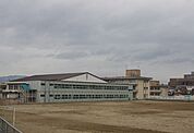 【中学校】福島市立岳陽中学校まで800ｍ