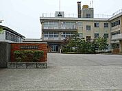 【中学校】牧野中学校まで900ｍ