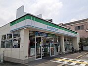 【コンビニエンスストア】ファミリーマート様まで520ｍ
