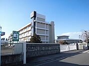 【小学校】西が丘小学校まで550ｍ