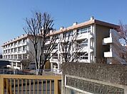 【小学校】真岡西小学校まで620ｍ