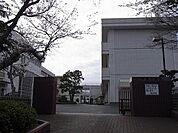 【小学校】湖西市立新居小学校まで1400ｍ