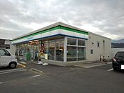 【コンビニエンスストア】ファミリーマート田の上店様まで550ｍ