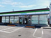 【コンビニエンスストア】ファミリーマート伊予農高通店様まで650ｍ