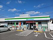 【コンビニエンスストア】ファミリーマート新居浜泉池店まで495ｍ