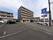 【コンビニエンスストア】ローソン高知朝倉駅前店まで630ｍ