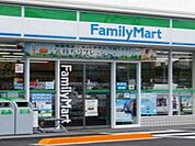 【コンビニエンスストア】ファミリーマート岡山興除店まで800ｍ