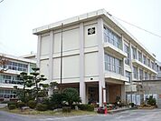 【小学校】鳥取市立浜坂小学校まで800ｍ