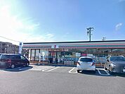 【コンビニエンスストア】セブンイレブン鈴鹿岡田一丁目店まで41ｍ