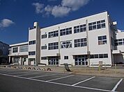 【小学校】第一小学校まで200ｍ