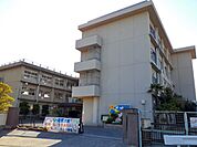 【小学校】福山市立幕山小学校まで550ｍ