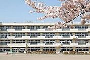 【小学校】上柴西小学校まで700ｍ