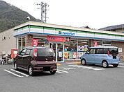 【コンビニエンスストア】ファミリーマート因島因北店まで180ｍ