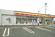 【コンビニエンスストア】デイリーヤマザキ高松六条店さんまで650ｍ