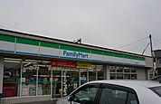 【コンビニエンスストア】ファミリーマート鶴市町店様まで700ｍ