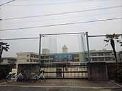 【小学校】三豊市立詫間小学校まで950ｍ