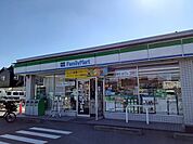 【コンビニエンスストア】ファミリーマート半田乙川店まで751ｍ