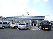 【コンビニエンスストア】ローソン野木友沼店まで350ｍ