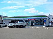 【コンビニエンスストア】ファミリーマート桑名安永東店まで600ｍ