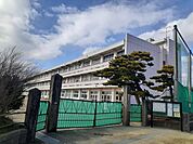 【小学校】石巻市立渡波小学校まで750ｍ
