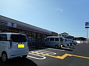 【コンビニエンスストア】セブンイレブン神戸潤和店まで120ｍ