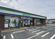【コンビニエンスストア】ファミリーマート加東木梨店まで600ｍ