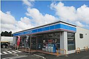 【コンビニエンスストア】ローソン 富里獅子穴店まで750ｍ