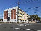 【小学校】松岡小学校まで290ｍ
