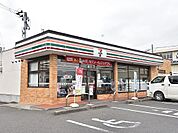 【コンビニエンスストア】セブンイレブン新本宮店まで1300ｍ