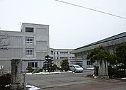 【中学校】燕中学校まで1400ｍ
