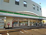 【コンビニエンスストア】ファミリーマート加茂旭町店まで210ｍ