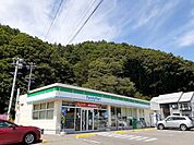 【コンビニエンスストア】ファミリーマート　茅野本町東店まで600ｍ
