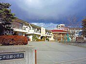 【小学校】中佐都小学校まで931ｍ