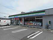 【コンビニエンスストア】ファミリーマート 松本つかま店まで700ｍ