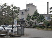【中学校】戸出中学校まで1400ｍ