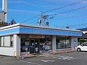 【コンビニエンスストア】ローソン四国中央金生町下分店まで411ｍ